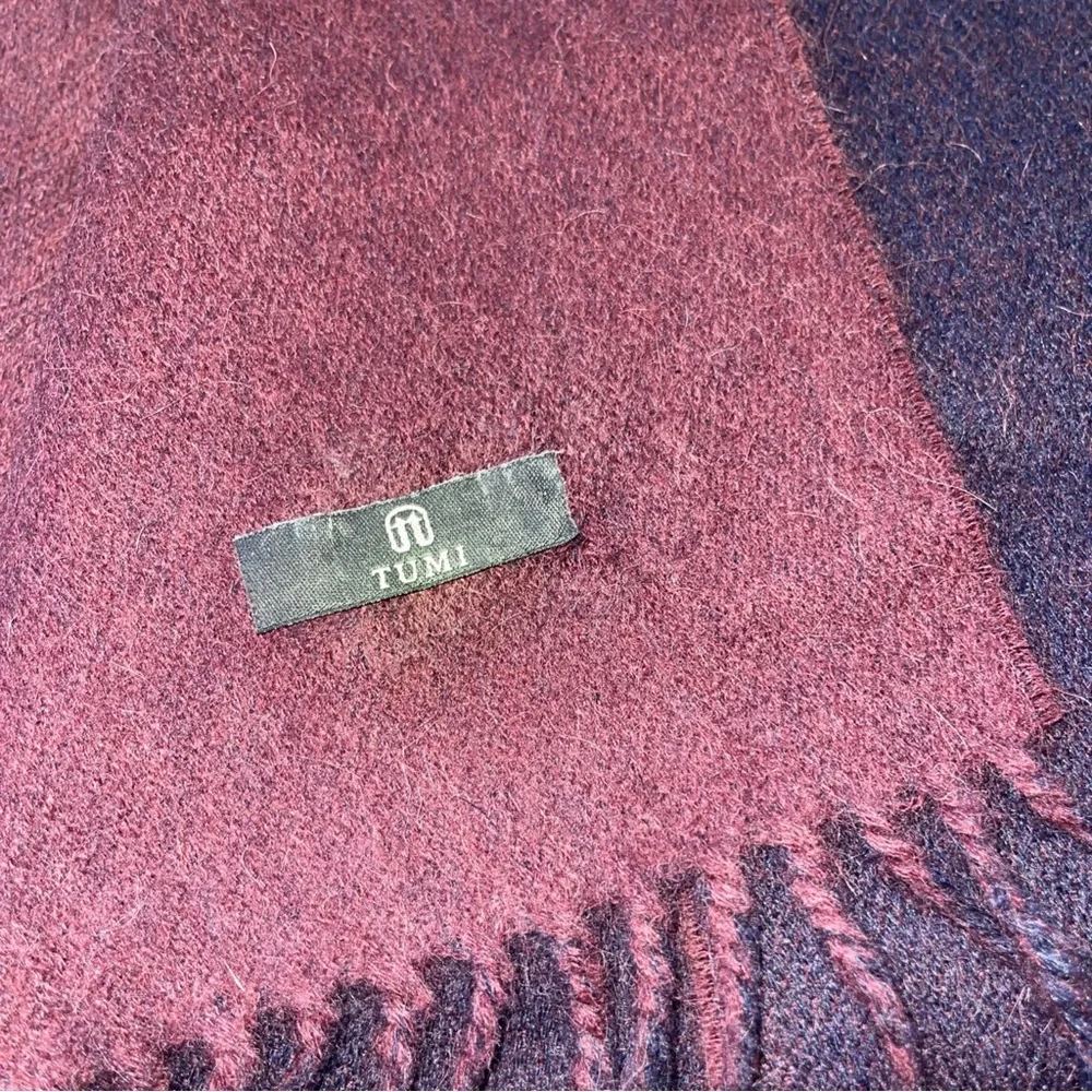 Tumi 100% Baby Alpaca Scarf Double Sided Burgundy Purple Fringe Unisex‎